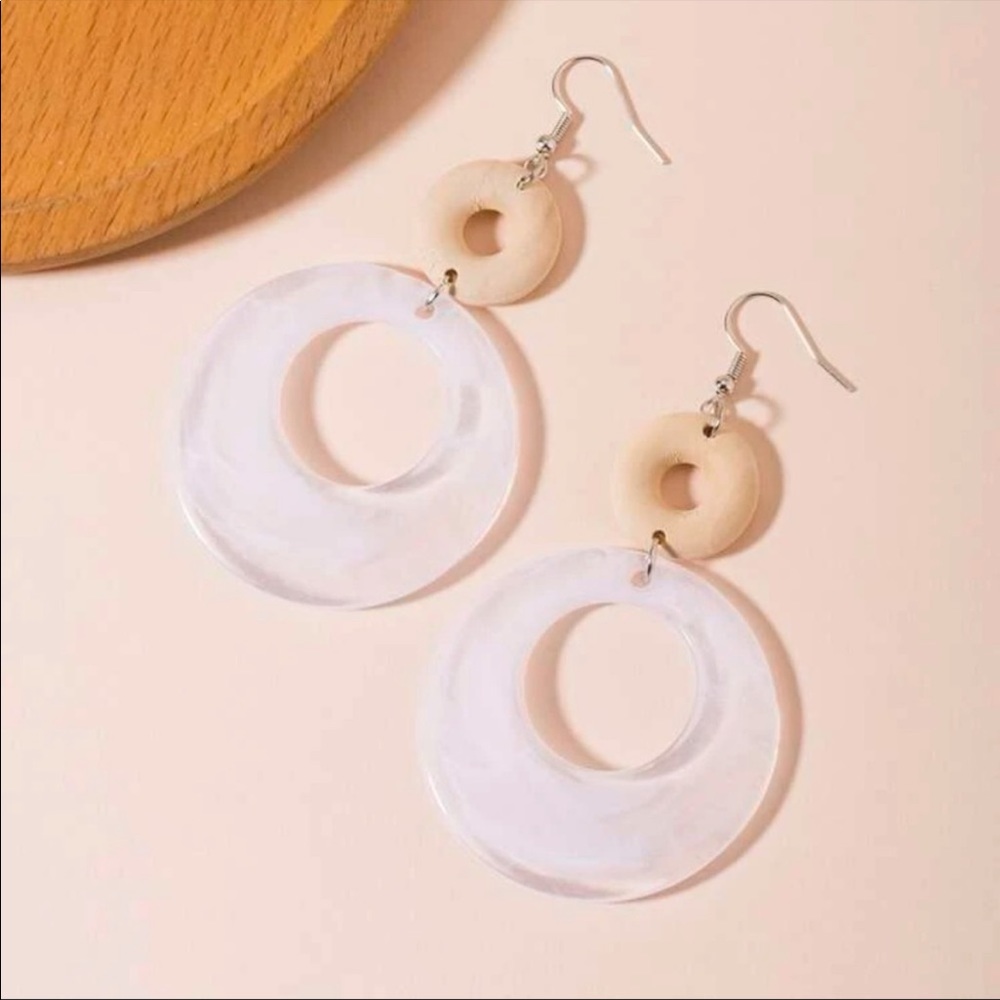 ☀️ Boho Wood & Acrylic Hoop Earrings